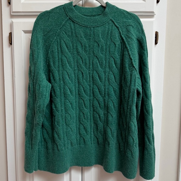 Aerie Unreal Cable Knit Crewneck Sweater in Green Size Small - Picture 2 of 10